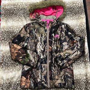 Mossy oak camp coat with hood. Size medium
